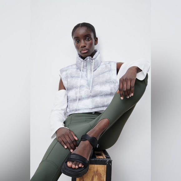 Brand NEW WITH TAG 🔥 Zara 🔥 TIE-DYE PUFFER GILET Crop Top puff vest - Picture 12 of 16